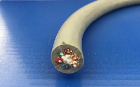 拖链电缆是连接与控制用高柔性电缆